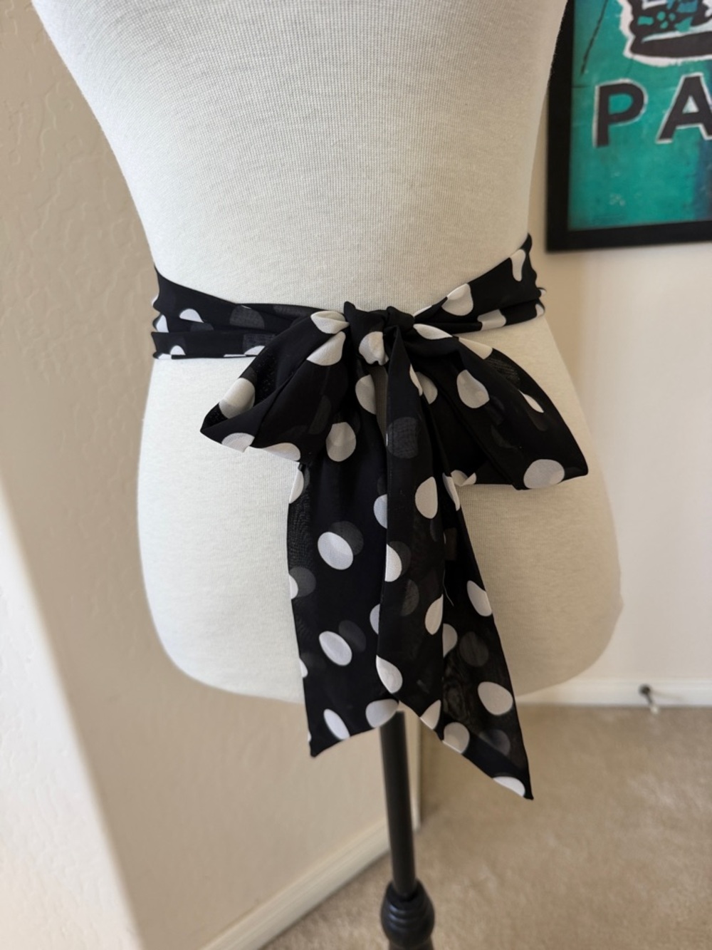 VTG. White House Black Market Black and White Polka Dot Waist Tie Belt / Scarf